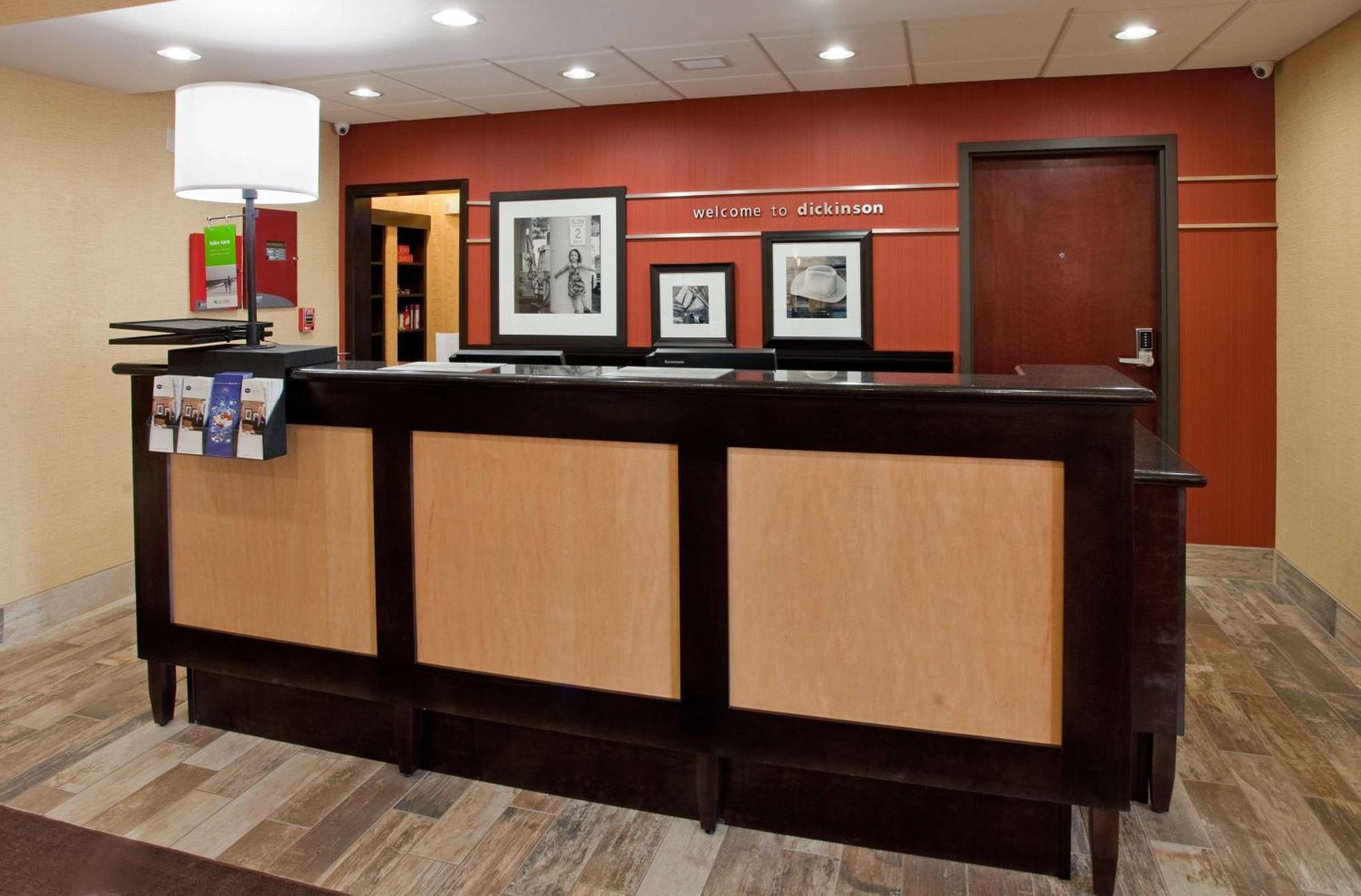 Hampton Inn & Suites Dickinson Nd Buitenkant foto